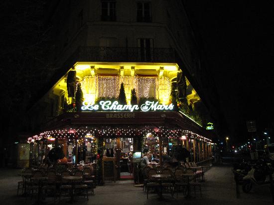 Le Champs de Mars